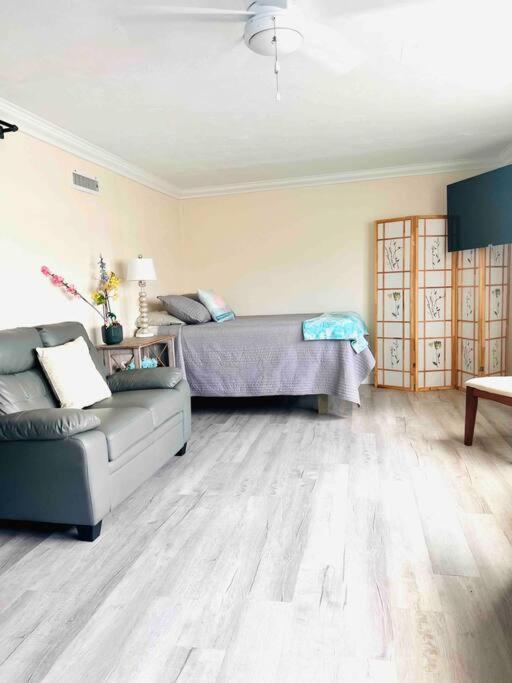 Cozy 2 Bedrooms Home By The Water Cape Coral Dış mekan fotoğraf