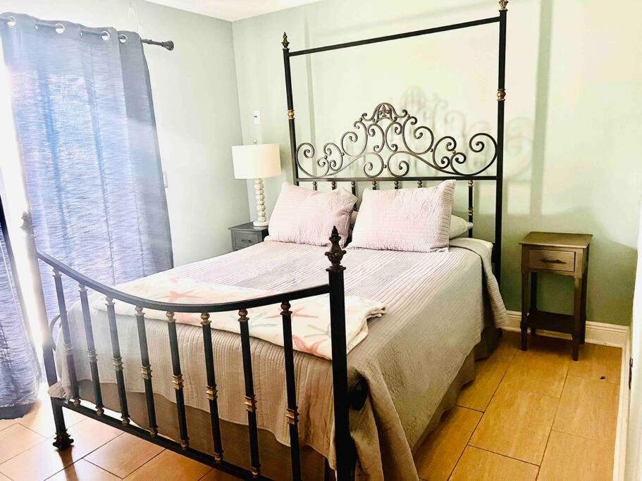 Cozy 2 Bedrooms Home By The Water Cape Coral Dış mekan fotoğraf